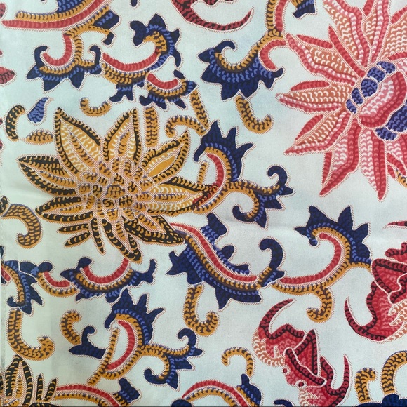 Long floral scarf - Picture 3 of 3